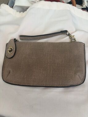 Joy Susan Wristlet Clutch